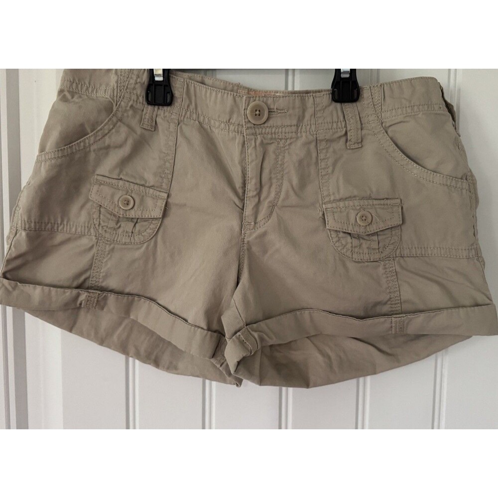 Mudd VTG Khaki Micro Shorts Tan Low Rise Pockets Women’s Size 5 2” Inseam Y2K